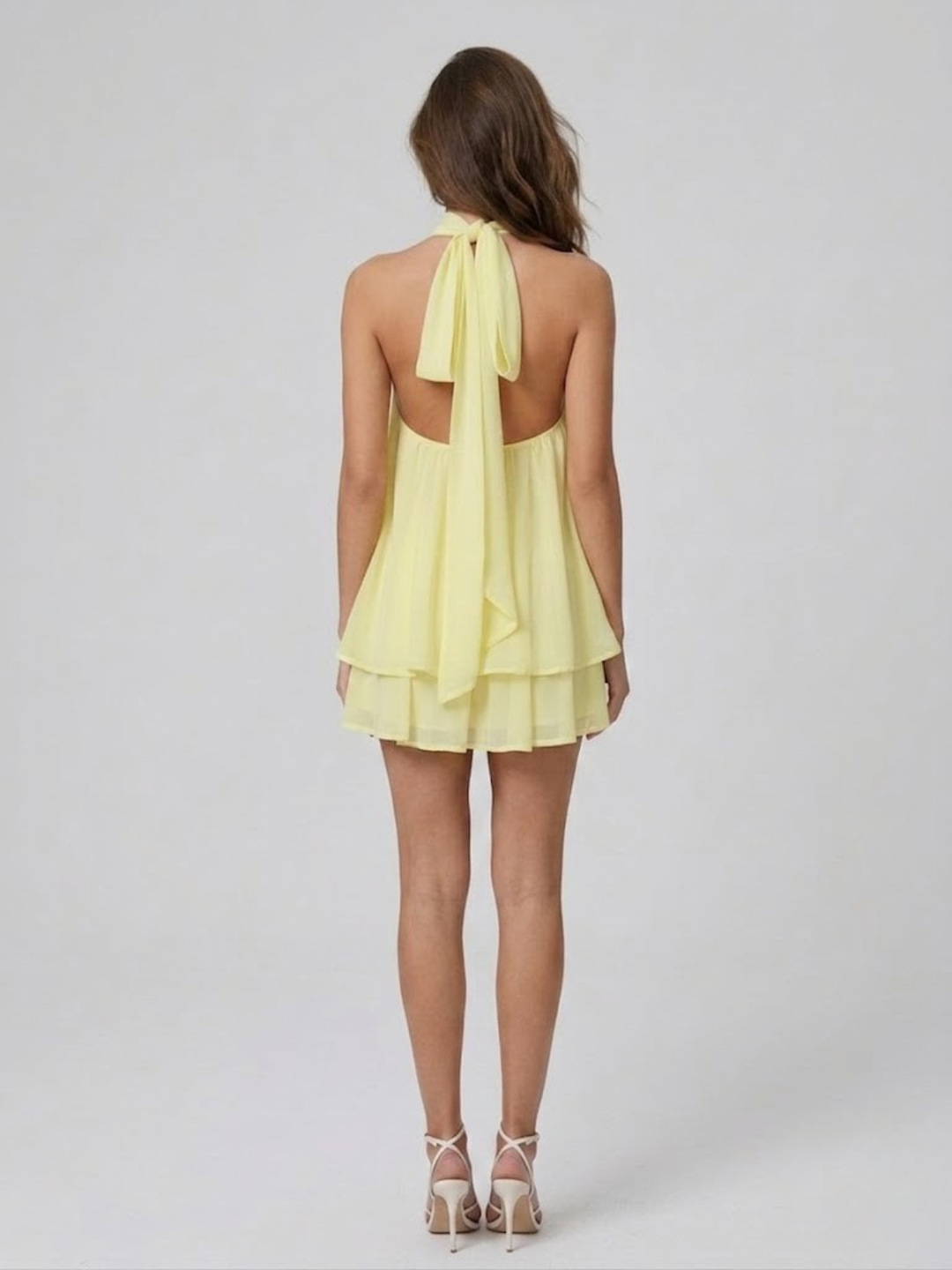 Robe courte pour femme avec col haut américain, dos nu et volants à fronces