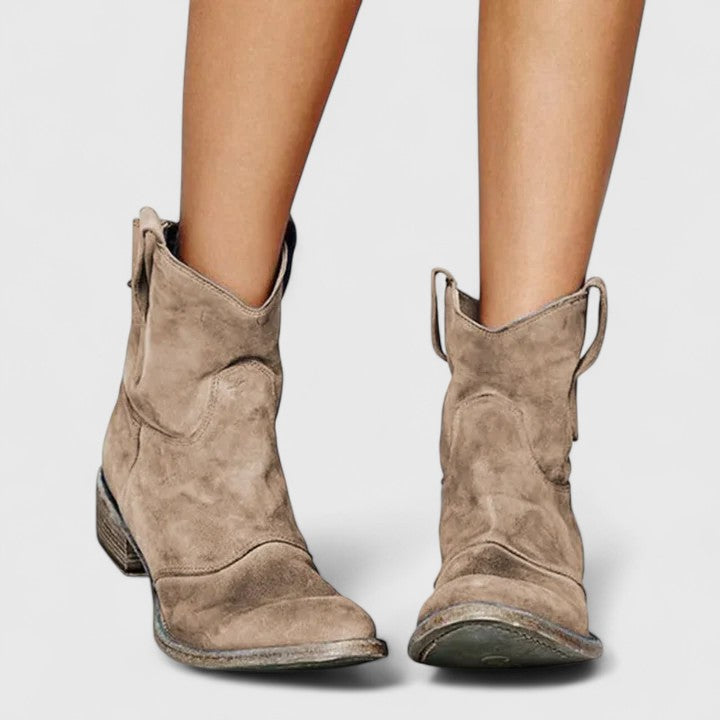 Boots, Lily & Sam, image 3
