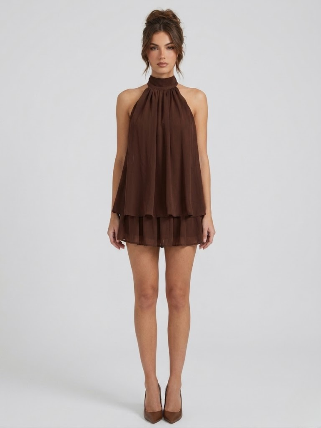 Robe courte pour femme avec col haut américain, dos nu et volants à fronces