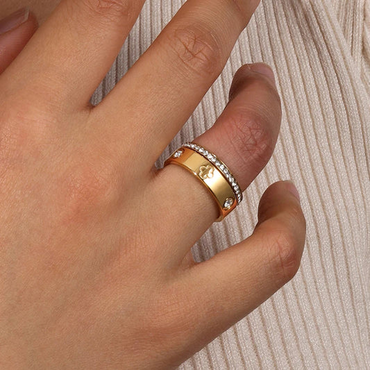 Shining Clover & Crystal Ring