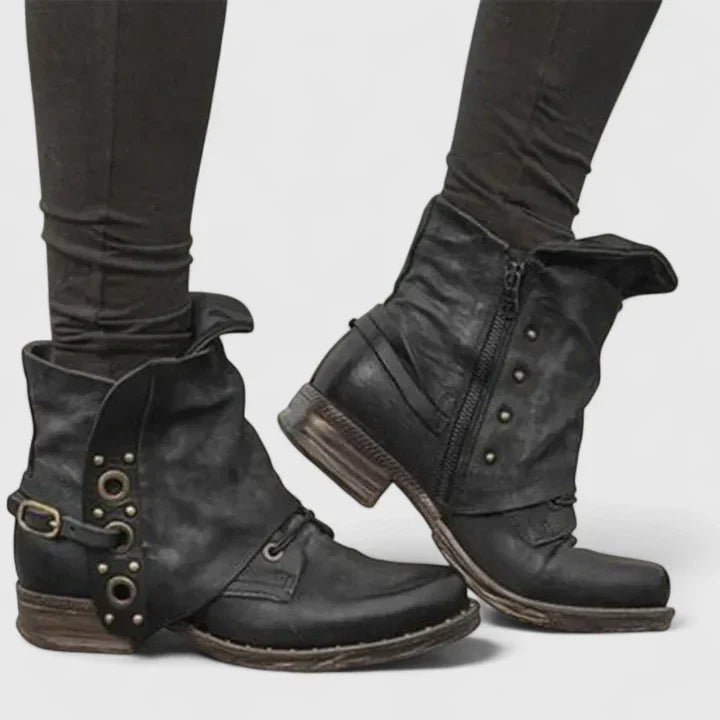 Boots, Lily & Sam, image 5