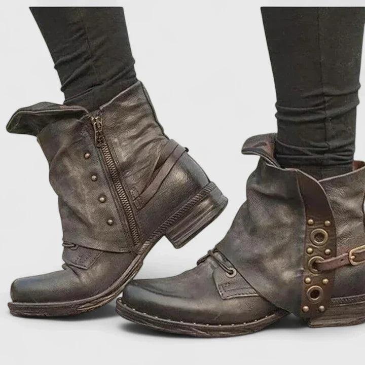 Boots, Lily & Sam, image 2