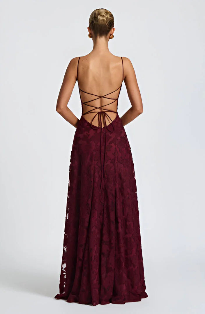 Robe longue femme à fines bretelles et motifs floraux