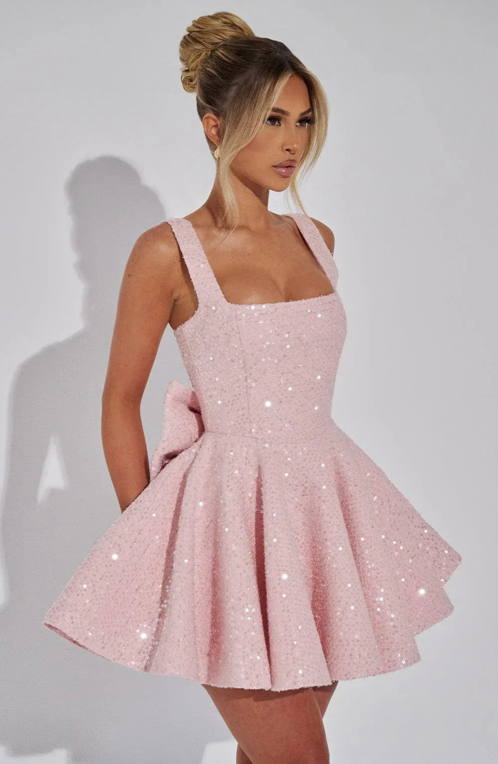 Robe courte en sequins pour femme avec bretelles et nœud